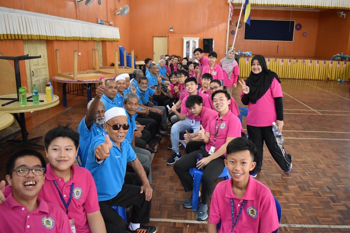 Harvest Academy students playing dodgeball